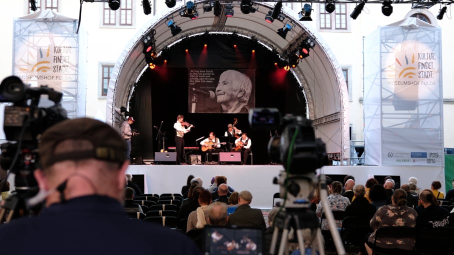  Konzert für Esther - Zum Gedenken an Esther Bejerano
